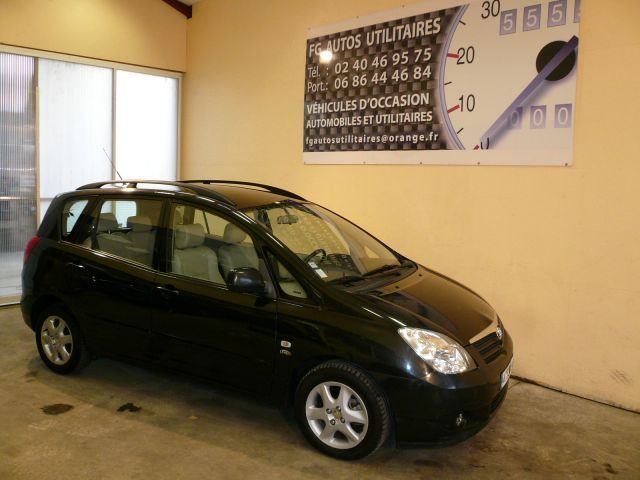 COROLLA VERSO 2L 90 D-4D