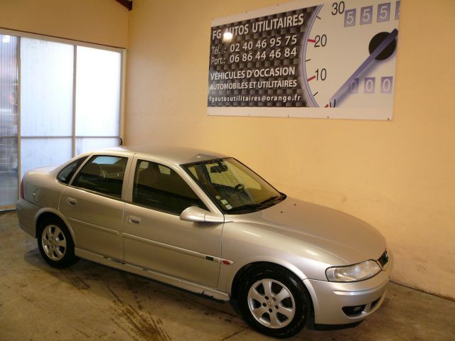 VECTRA 2.2 TDI ELEGANCE