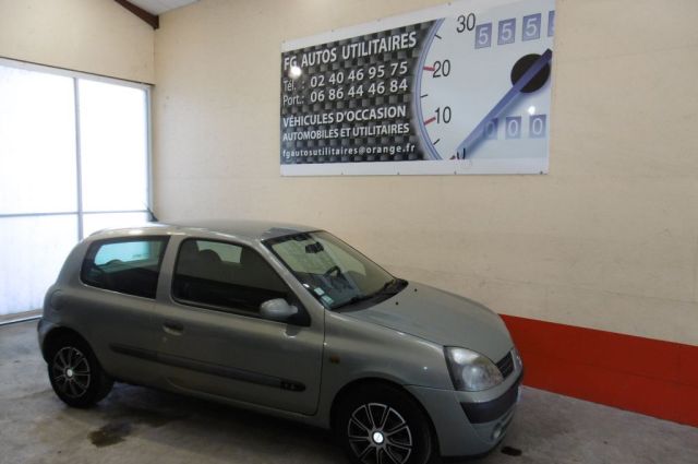 CLIO II 1.2 AUTHENTIQUE