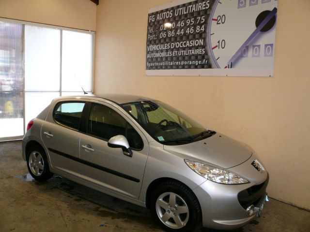 207 1.4 HDI URBAN 5 PORTES